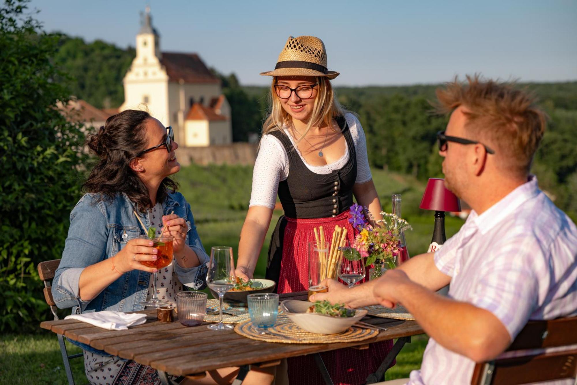 ホテル Landgut Riegerbauer Sankt Johann bei Herberstein エクステリア 写真